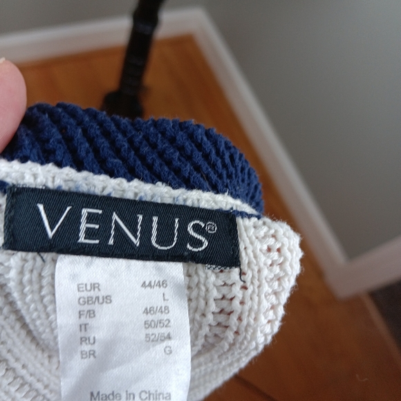 Venus V-neck sweater - Picture 5 of 6